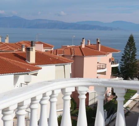 Anestis Apartment Akrata Esterno foto