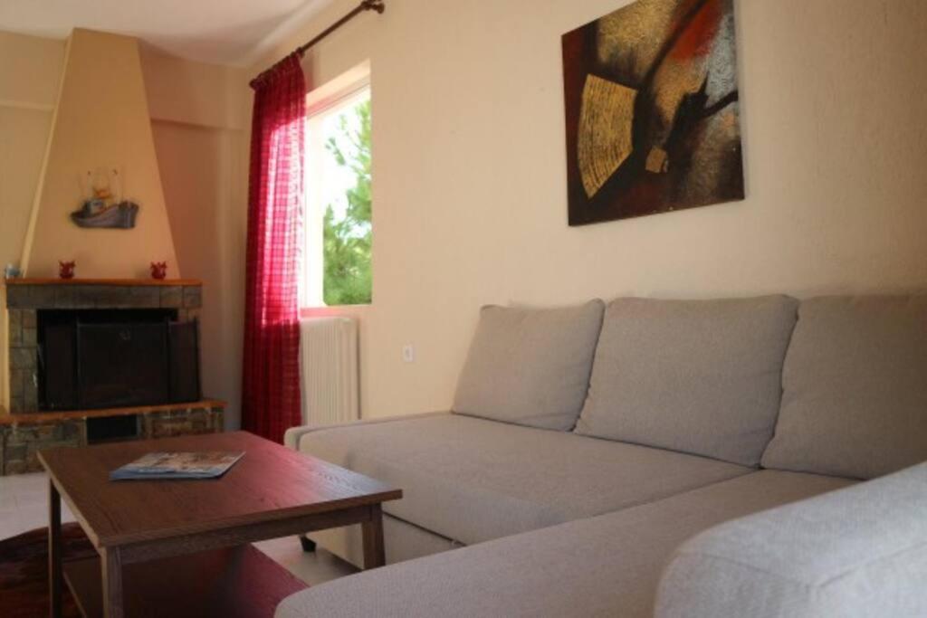 Anestis Apartment Akrata Esterno foto