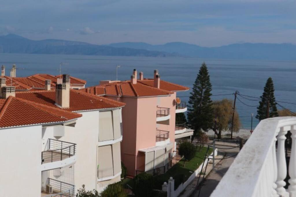 Anestis Apartment Akrata Esterno foto