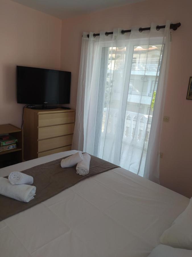 Anestis Apartment Akrata Esterno foto