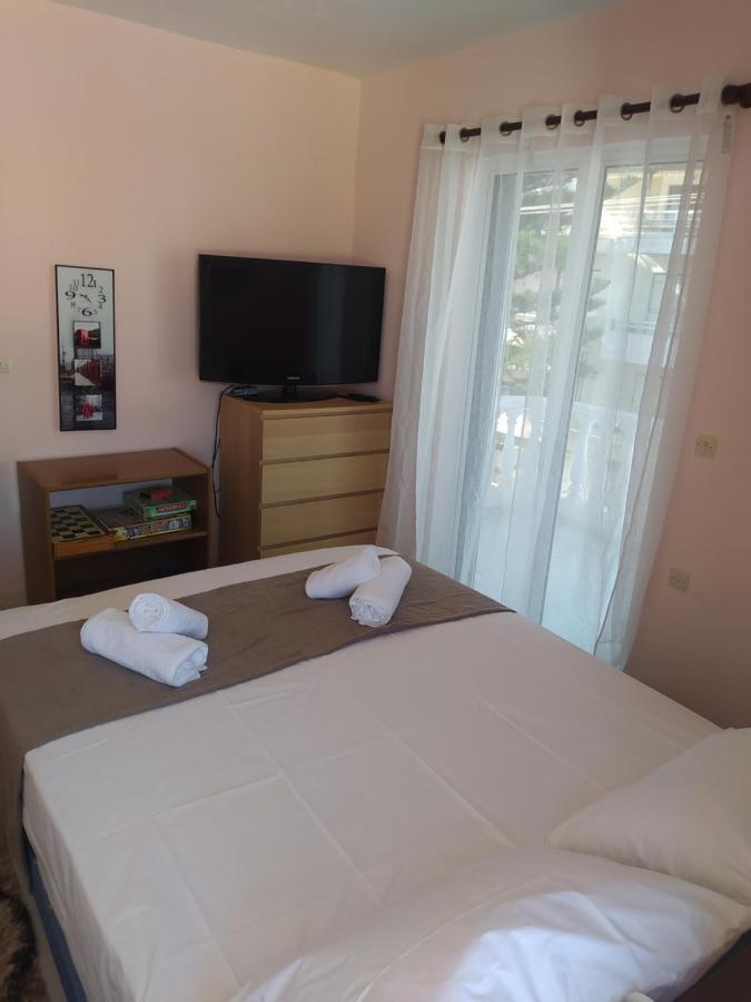 Anestis Apartment Akrata Esterno foto