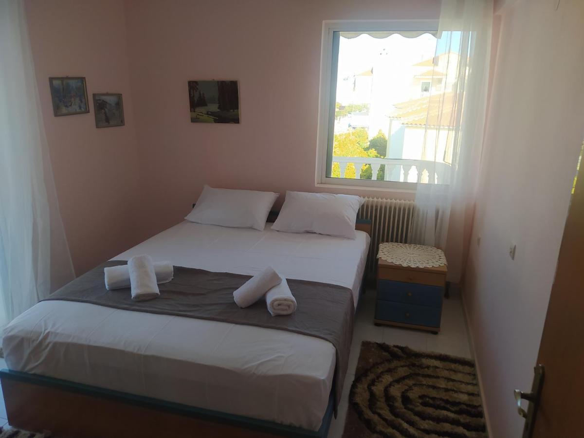 Anestis Apartment Akrata Esterno foto